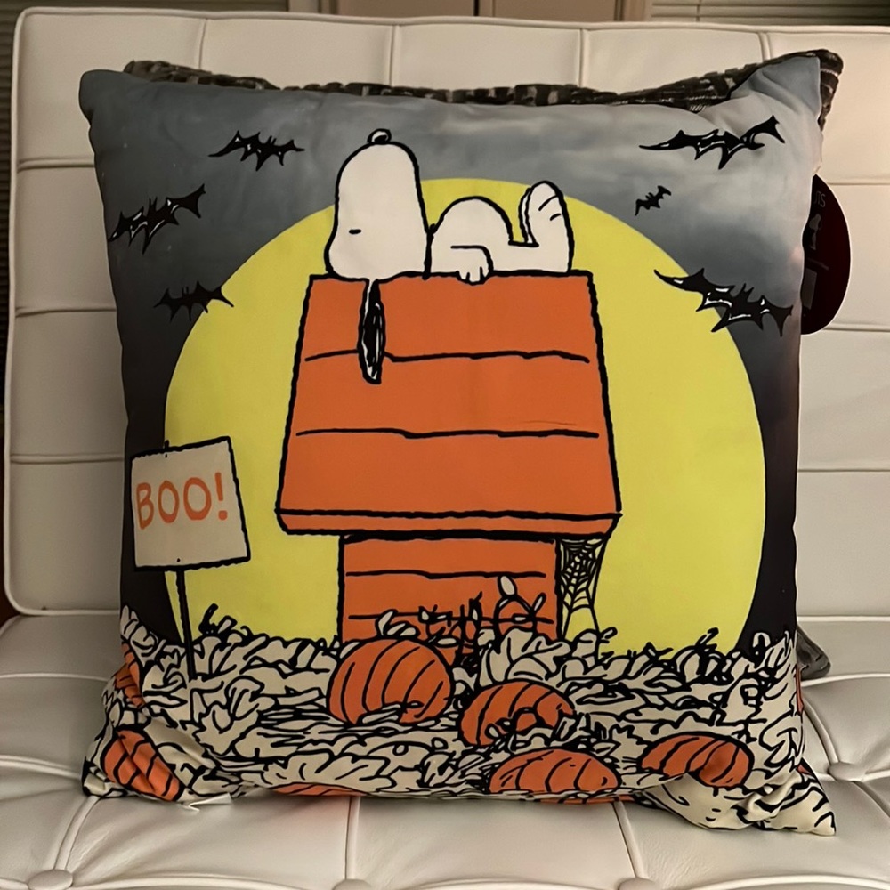 Peanuts pillow